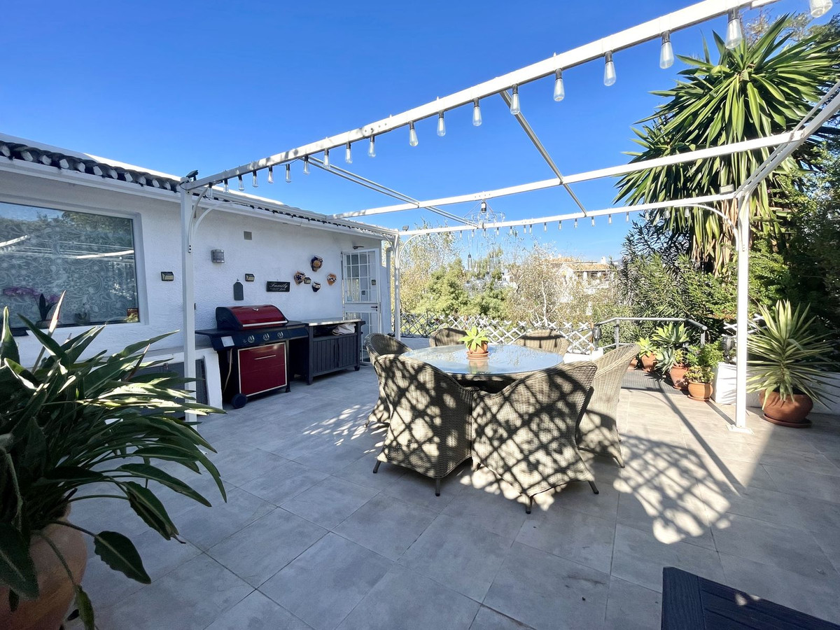 3 Bed Townhouse for sale in Cerros Del Aguila Costa Del Sol, Málaga, Spain