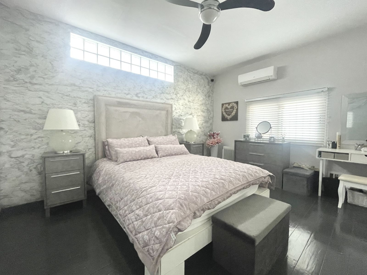 3 Bed Townhouse for sale in Cerros Del Aguila Costa Del Sol, Málaga, Spain