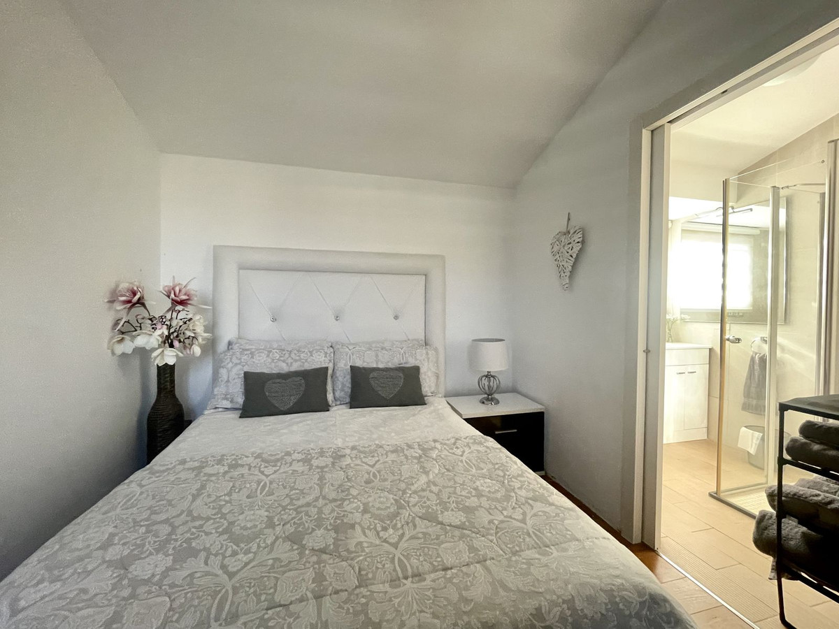 3 Bed Townhouse for sale in Cerros Del Aguila Costa Del Sol, Málaga, Spain