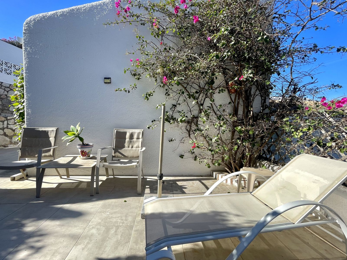 3 Bed Townhouse for sale in Cerros Del Aguila Costa Del Sol, Málaga, Spain
