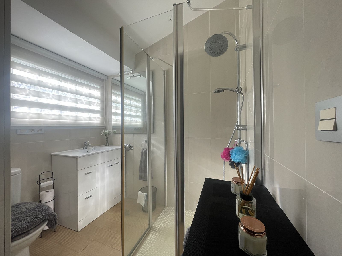 3 Bed Townhouse for sale in Cerros Del Aguila Costa Del Sol, Málaga, Spain