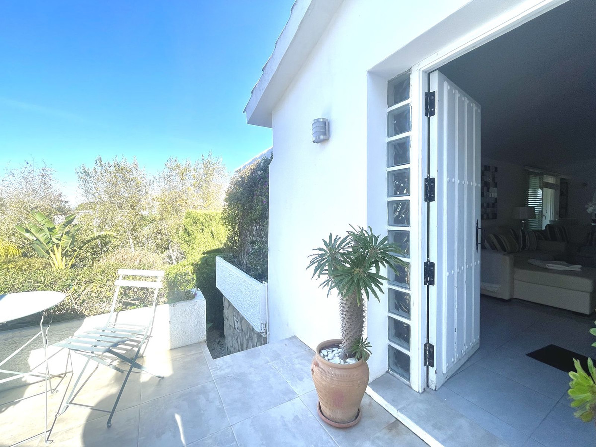 3 Bed Townhouse for sale in Cerros Del Aguila Costa Del Sol, Málaga, Spain