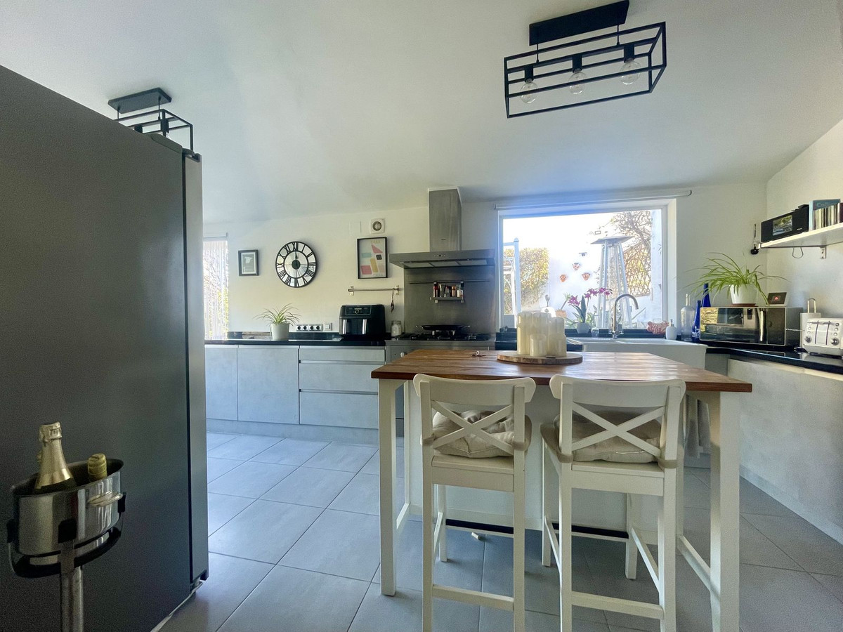 3 Bed Townhouse for sale in Cerros Del Aguila Costa Del Sol, Málaga, Spain