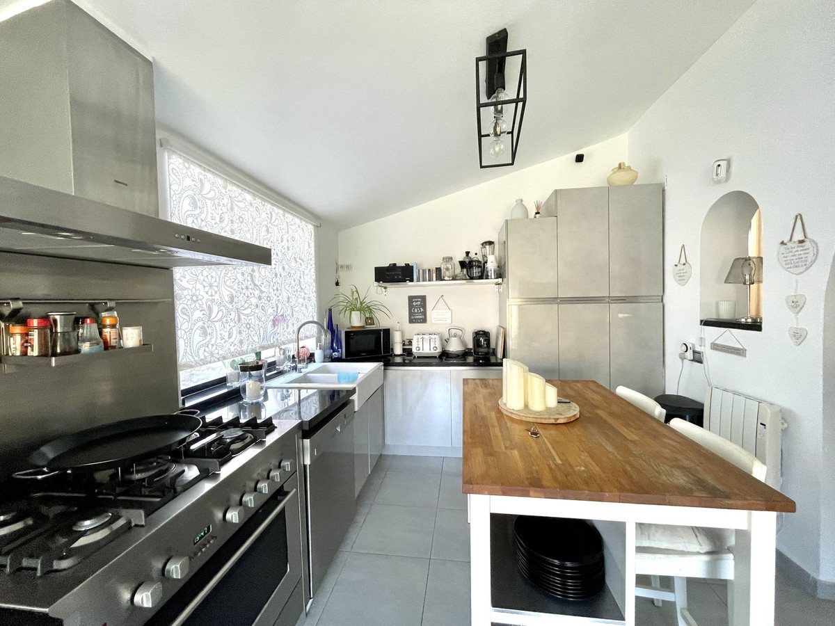3 Bed Townhouse for sale in Cerros Del Aguila Costa Del Sol, Málaga, Spain