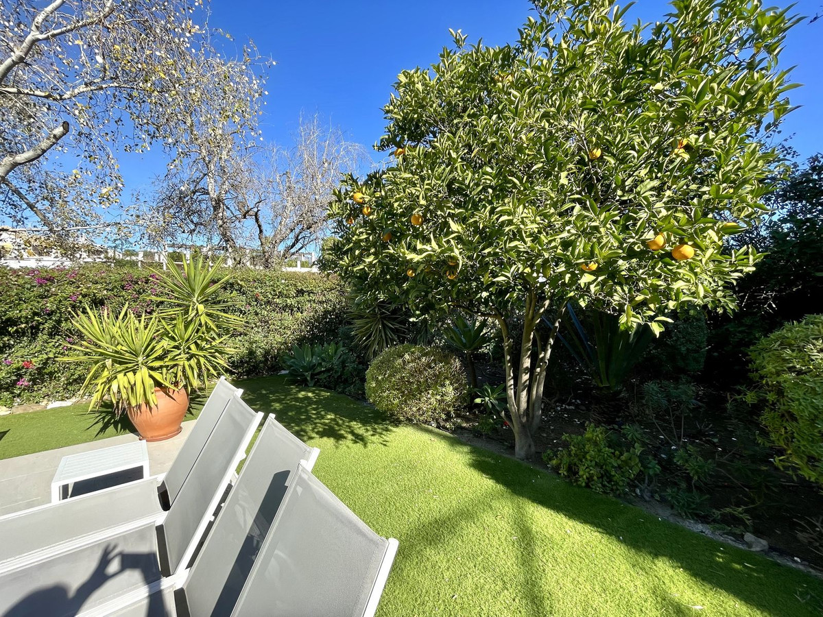 3 Bed Townhouse for sale in Cerros Del Aguila Costa Del Sol, Málaga, Spain