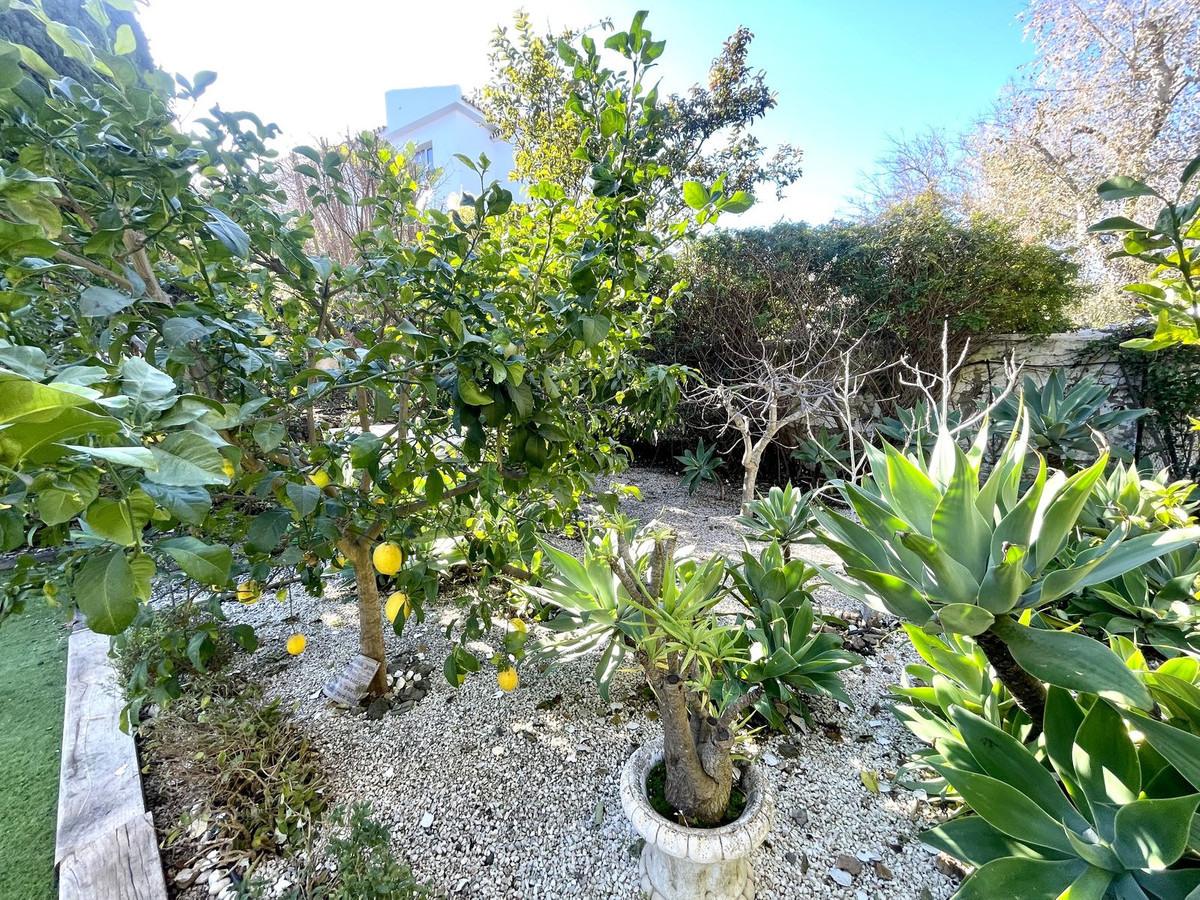 3 Bed Townhouse for sale in Cerros Del Aguila Costa Del Sol, Málaga, Spain