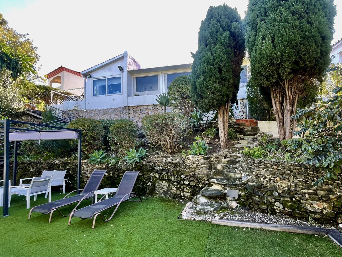 3 Bed Townhouse for sale in Cerros Del Aguila Costa Del Sol, Málaga, Spain