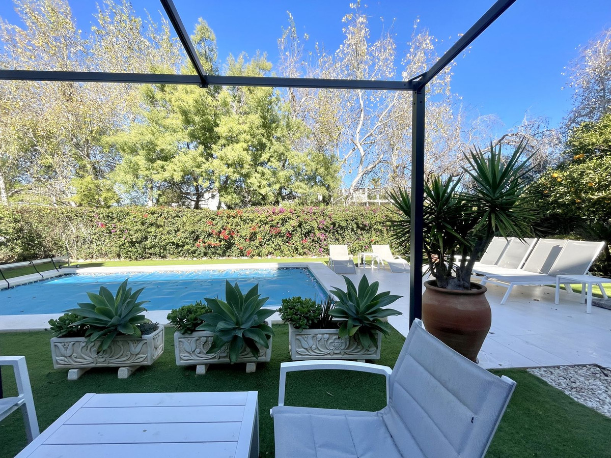 3 Bed Townhouse for sale in Cerros Del Aguila Costa Del Sol, Málaga, Spain