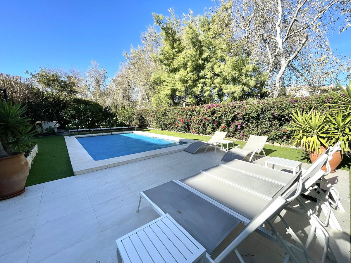 3 Bed Townhouse for sale in Cerros Del Aguila Costa Del Sol, Málaga, Spain