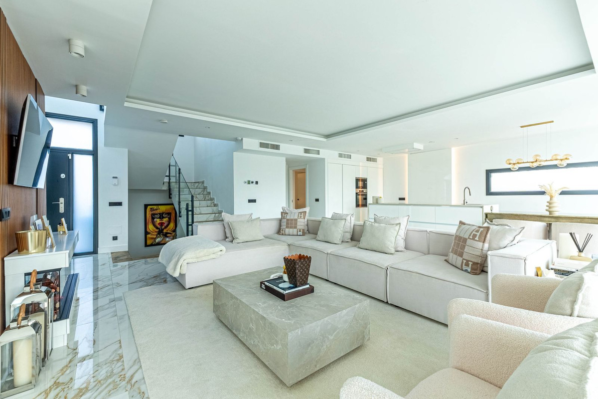 Se vende Villa - Chalet de 4 dormitorios en Costa Del Sol, Málaga, España