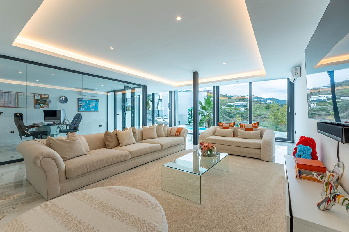Se vende Villa - Chalet de 4 dormitorios en Costa Del Sol, Málaga, España