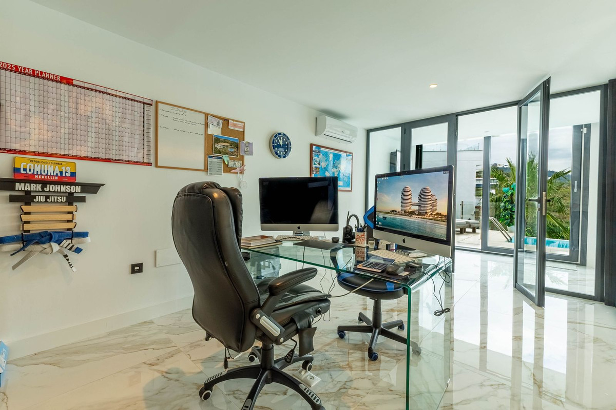 Se vende Villa - Chalet de 4 dormitorios en Costa Del Sol, Málaga, España