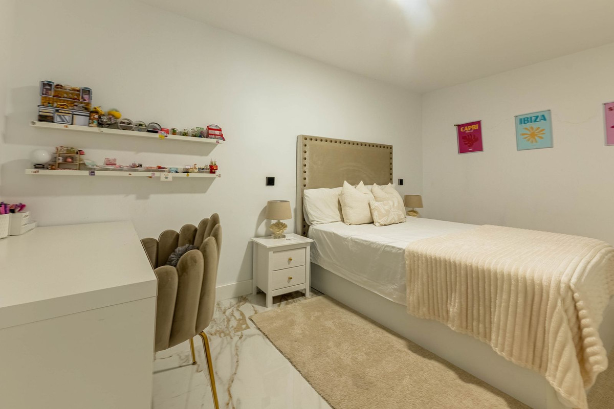 Se vende Villa - Chalet de 4 dormitorios en Costa Del Sol, Málaga, España