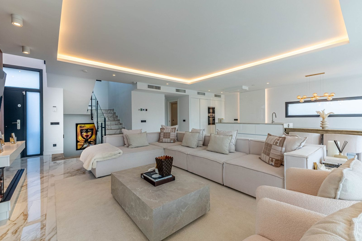 Se vende Villa - Chalet de 4 dormitorios en Costa Del Sol, Málaga, España