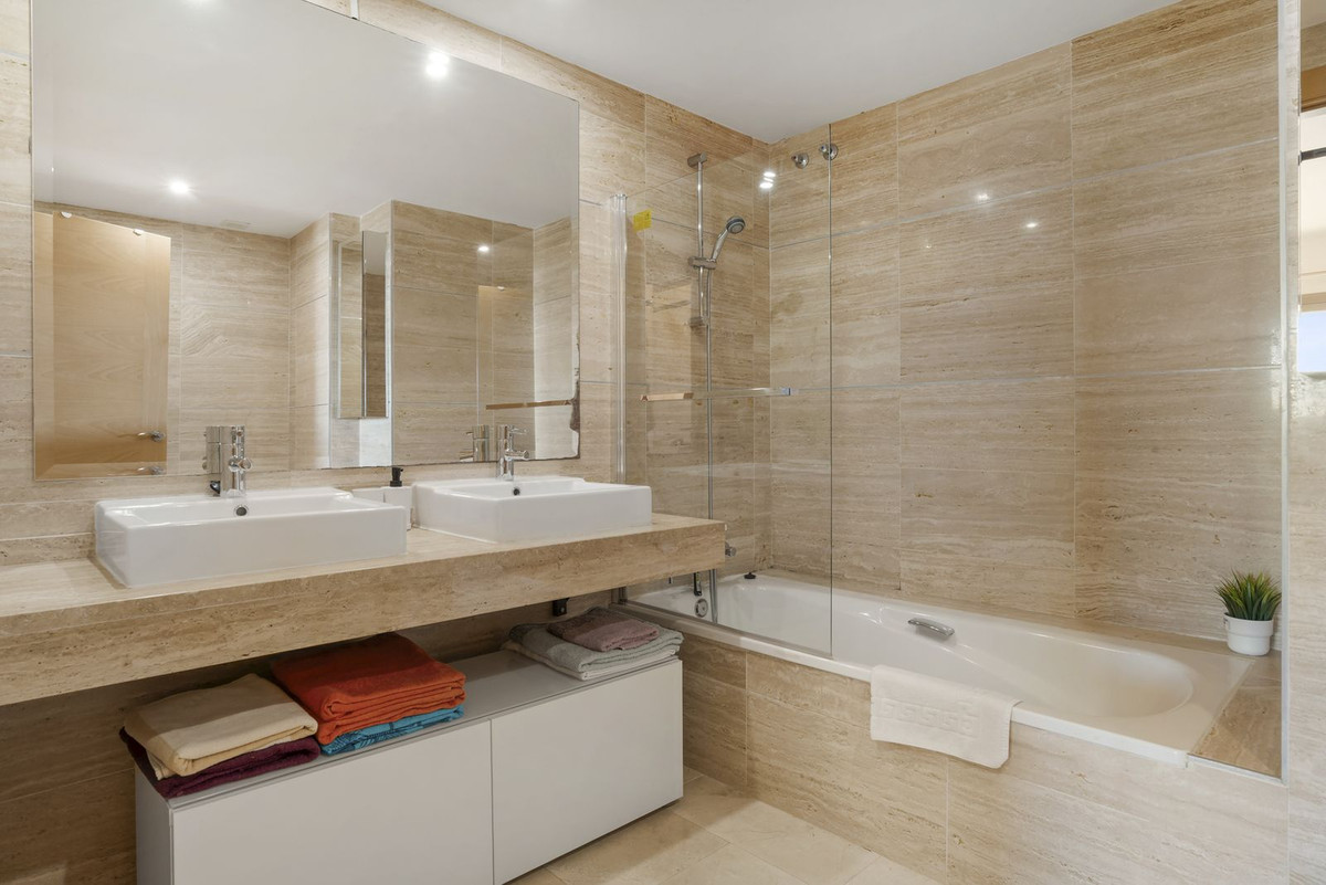 Se vende Apartamento Planta Baja de 2 dormitorios en Costa Del Sol, Málaga, España