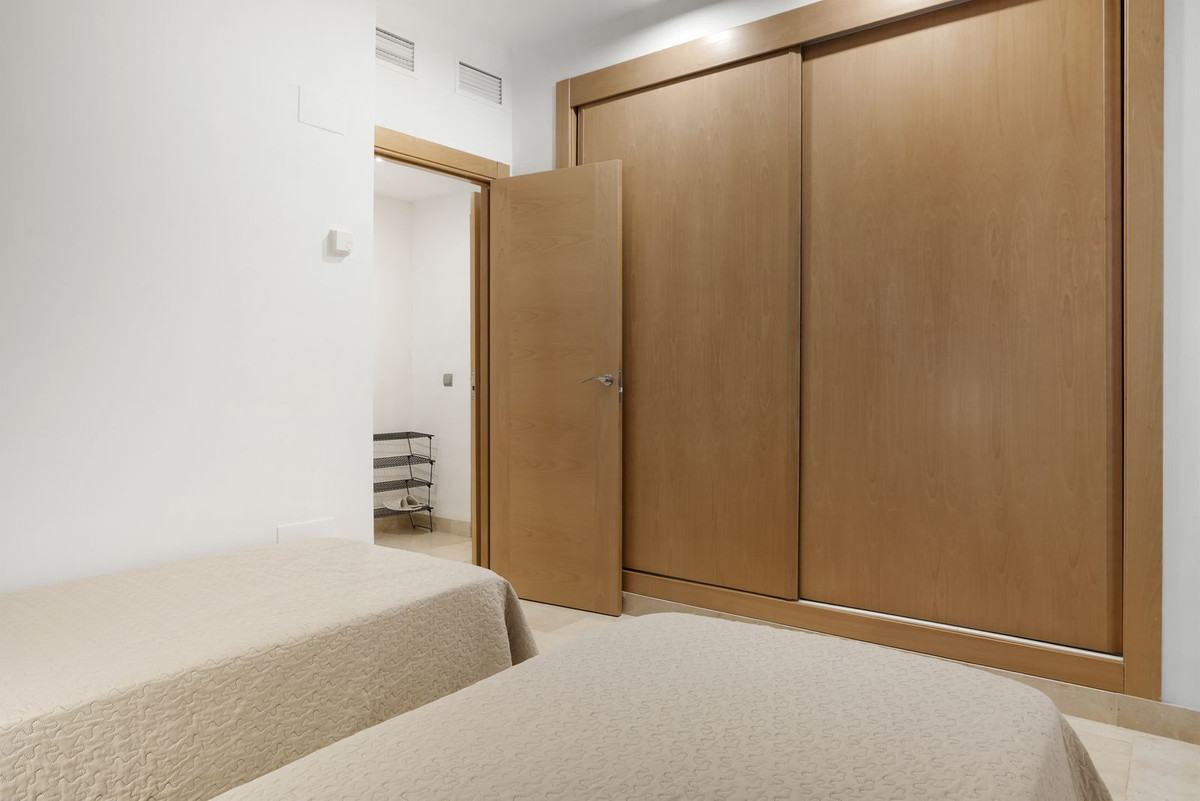 Se vende Apartamento Planta Baja de 2 dormitorios en Costa Del Sol, Málaga, España