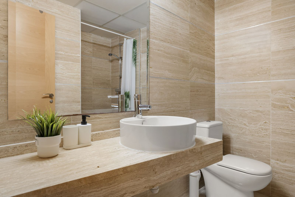 Se vende Apartamento Planta Baja de 2 dormitorios en Costa Del Sol, Málaga, España