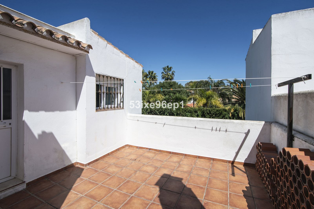 Se vende Pareada de 5 dormitorios en Costa Del Sol, Málaga, España
