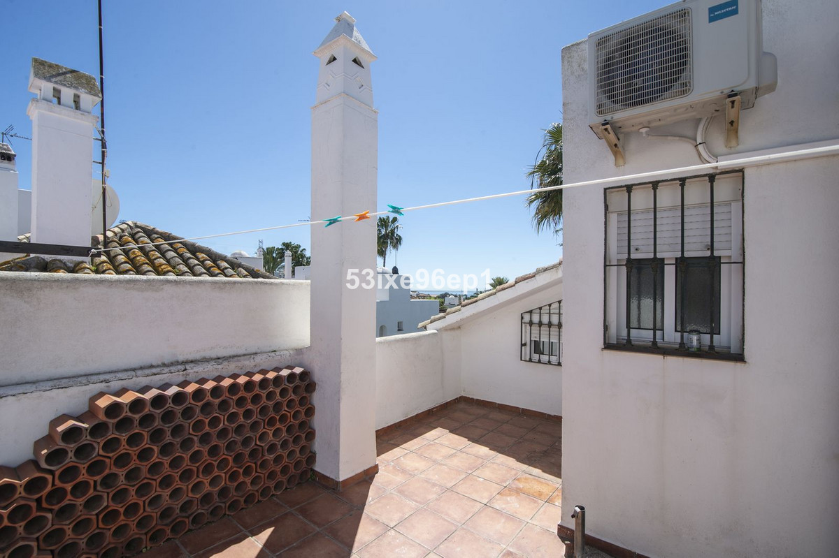 Se vende Pareada de 5 dormitorios en Costa Del Sol, Málaga, España