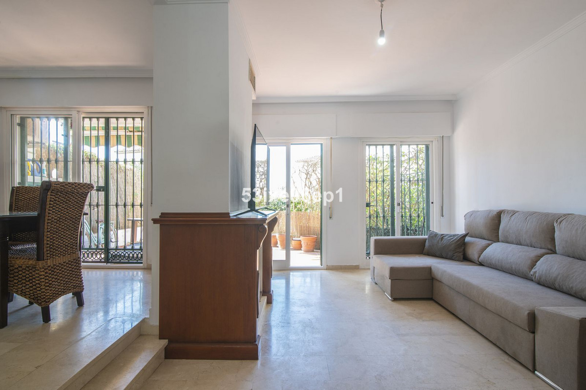 Se vende Pareada de 5 dormitorios en Costa Del Sol, Málaga, España