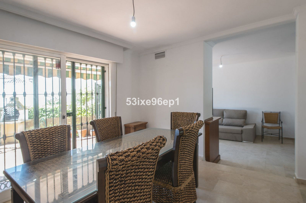 Se vende Pareada de 5 dormitorios en Costa Del Sol, Málaga, España