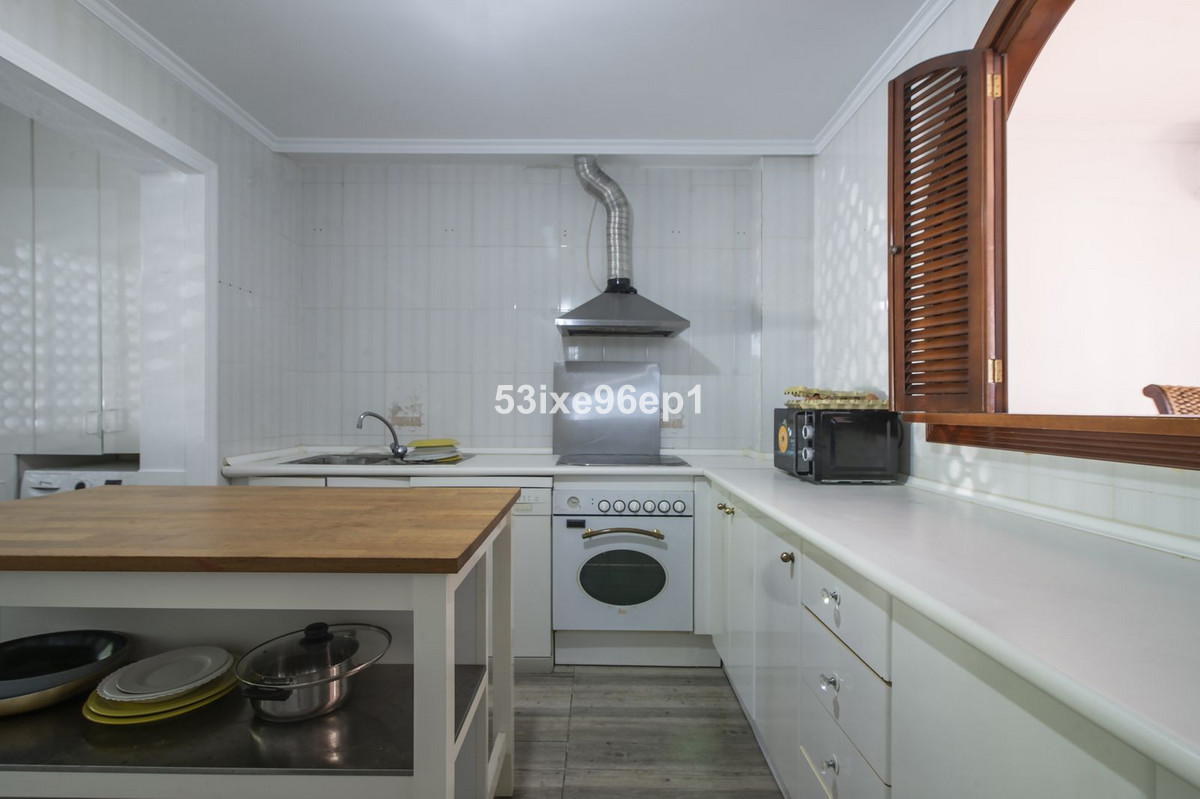 Se vende Pareada de 5 dormitorios en Costa Del Sol, Málaga, España