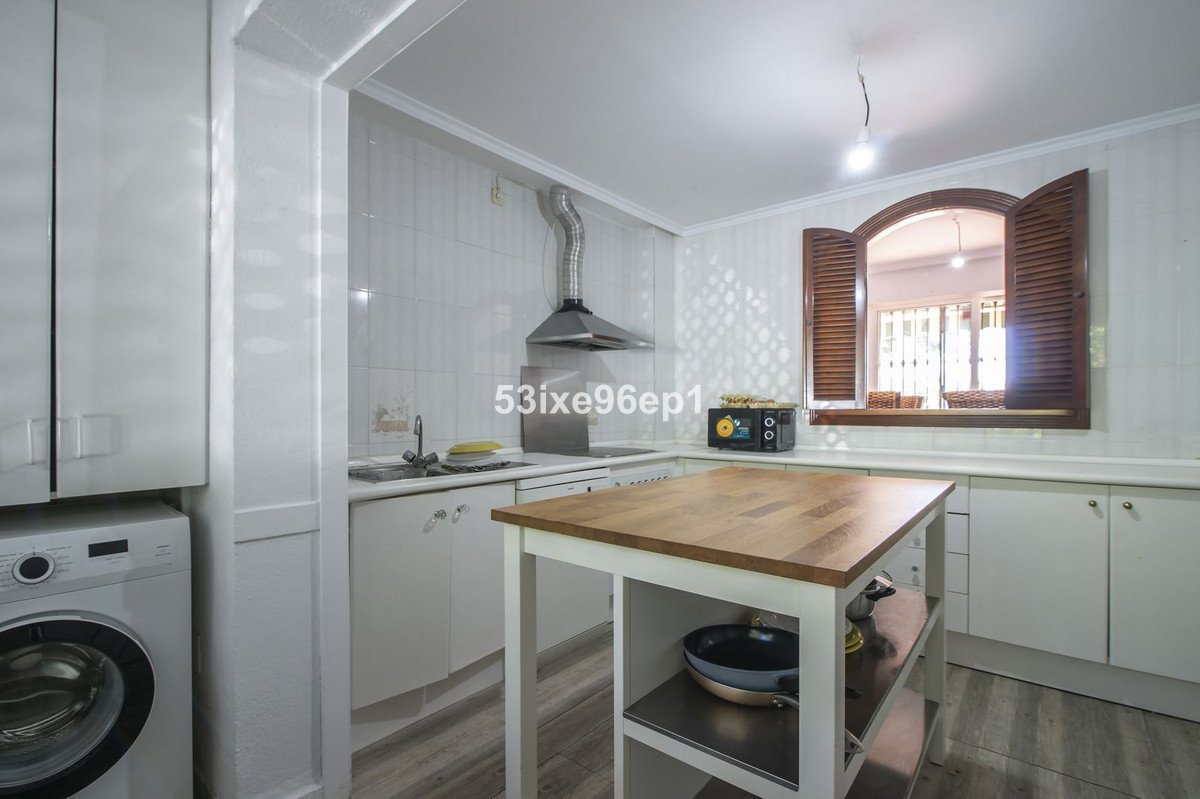 Se vende Pareada de 5 dormitorios en Costa Del Sol, Málaga, España