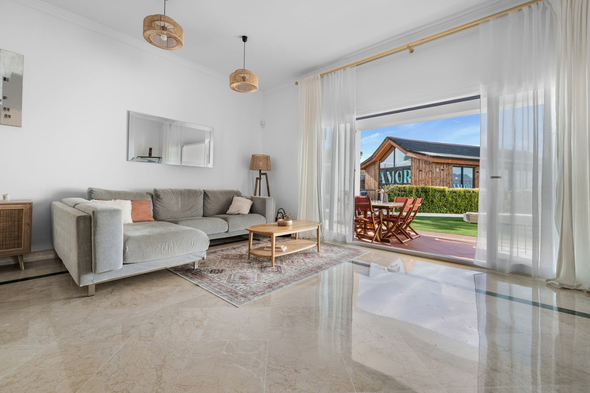 Se vende Apartamento Planta Baja de 3 dormitorios en Costa Del Sol, Málaga, España
