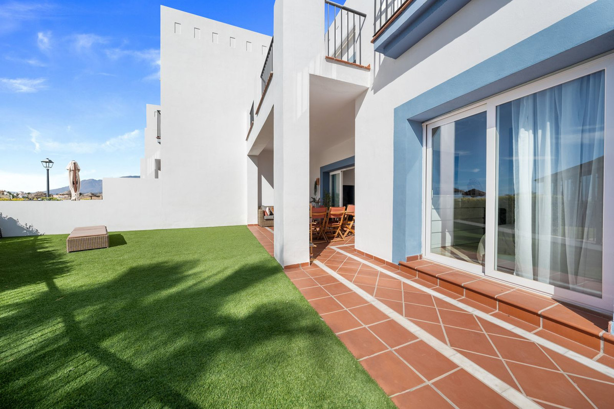 Se vende Apartamento Planta Baja de 3 dormitorios en Costa Del Sol, Málaga, España