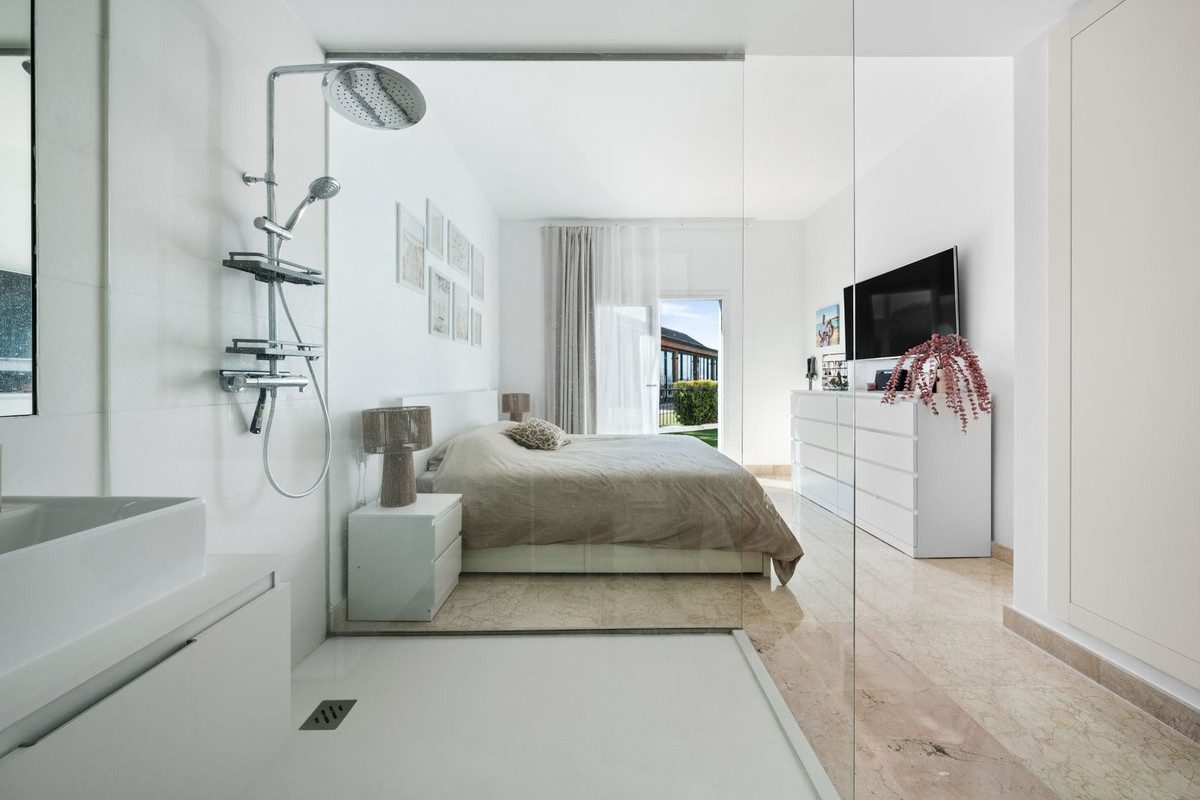 Se vende Apartamento Planta Baja de 3 dormitorios en Costa Del Sol, Málaga, España