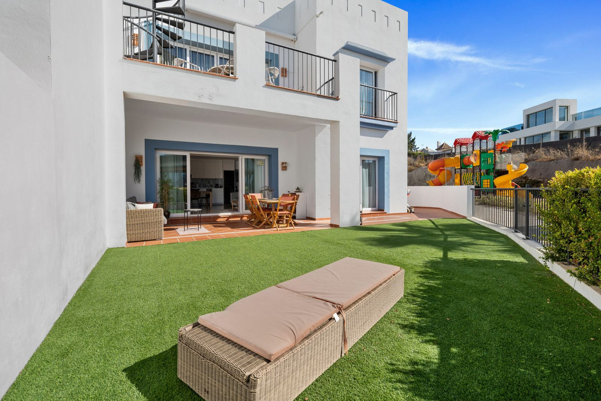 Se vende Apartamento Planta Baja de 3 dormitorios en Costa Del Sol, Málaga, España