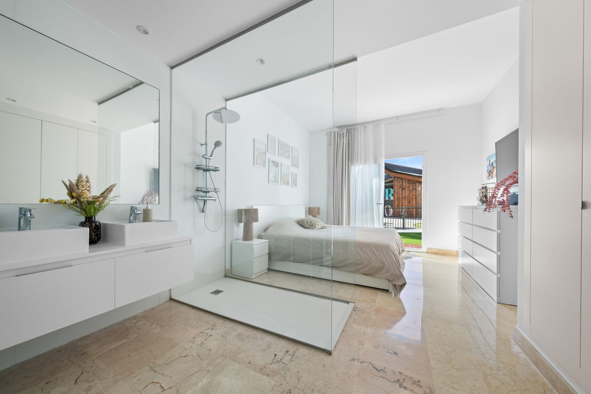 Se vende Apartamento Planta Baja de 3 dormitorios en Costa Del Sol, Málaga, España
