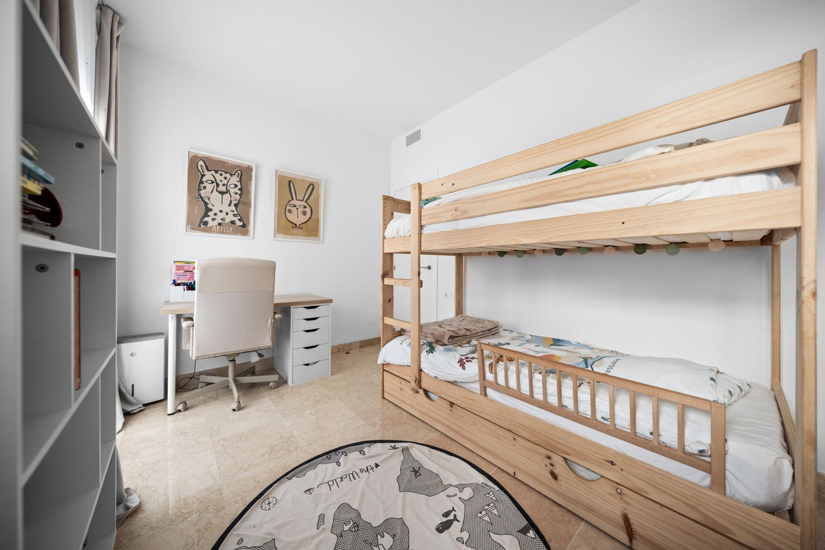 Se vende Apartamento Planta Baja de 3 dormitorios en Costa Del Sol, Málaga, España