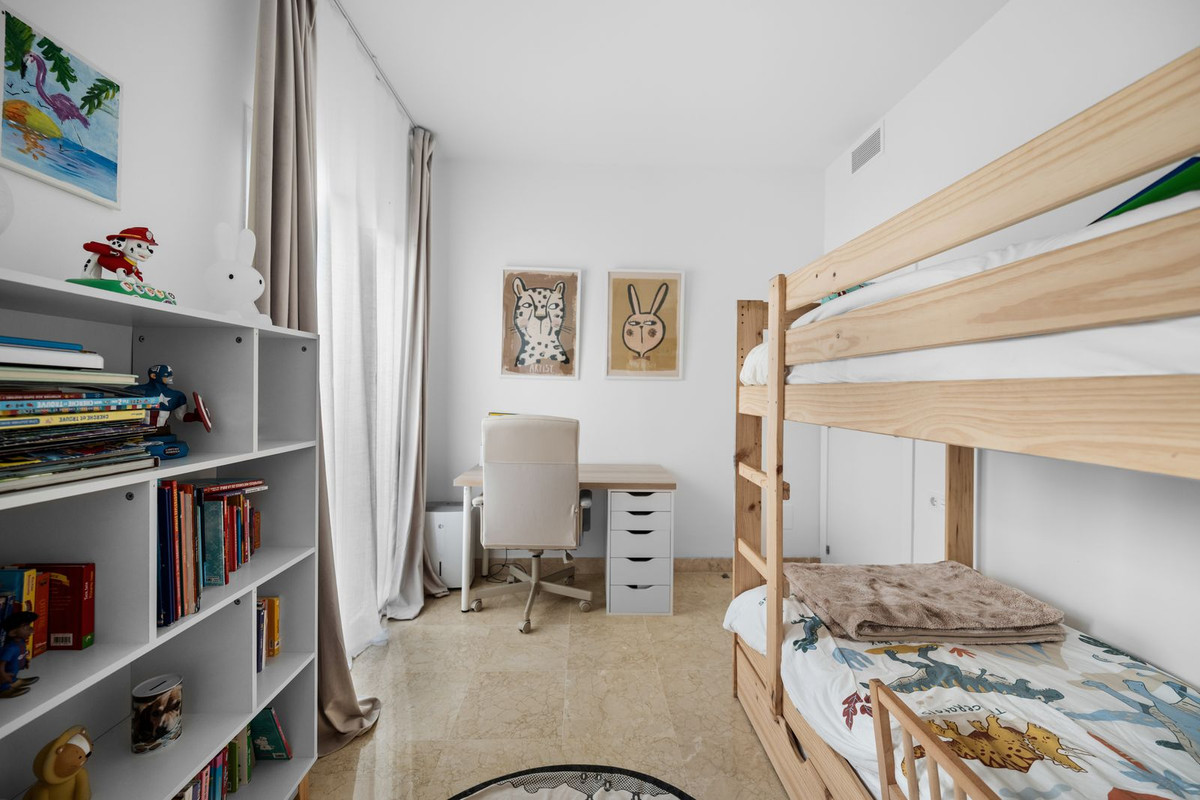 Se vende Apartamento Planta Baja de 3 dormitorios en Costa Del Sol, Málaga, España