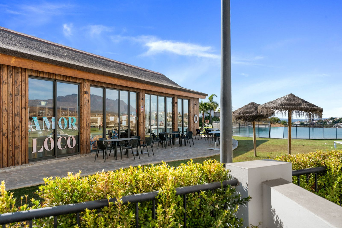 Se vende Apartamento Planta Baja de 3 dormitorios en Costa Del Sol, Málaga, España
