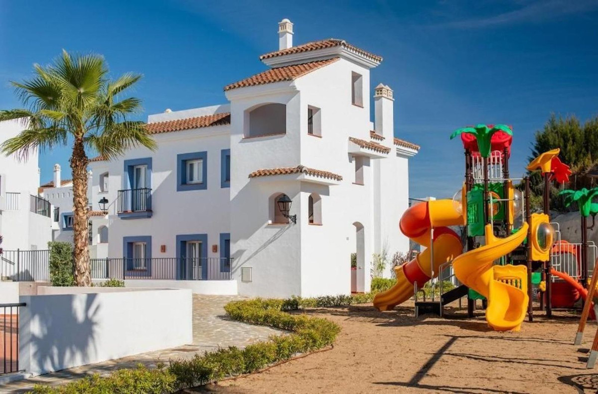 Se vende Apartamento Planta Baja de 3 dormitorios en Costa Del Sol, Málaga, España