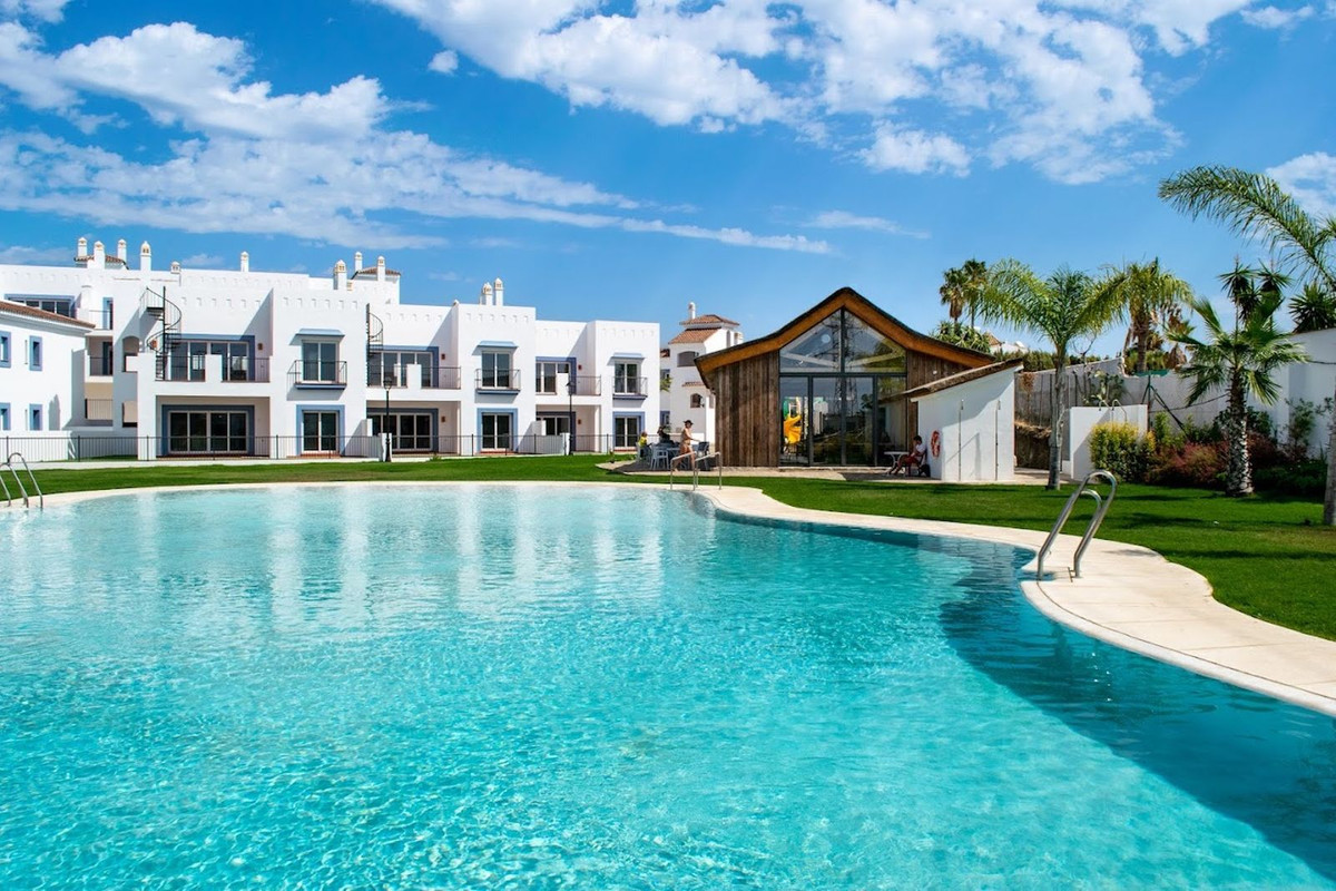 Se vende Apartamento Planta Baja de 3 dormitorios en Costa Del Sol, Málaga, España