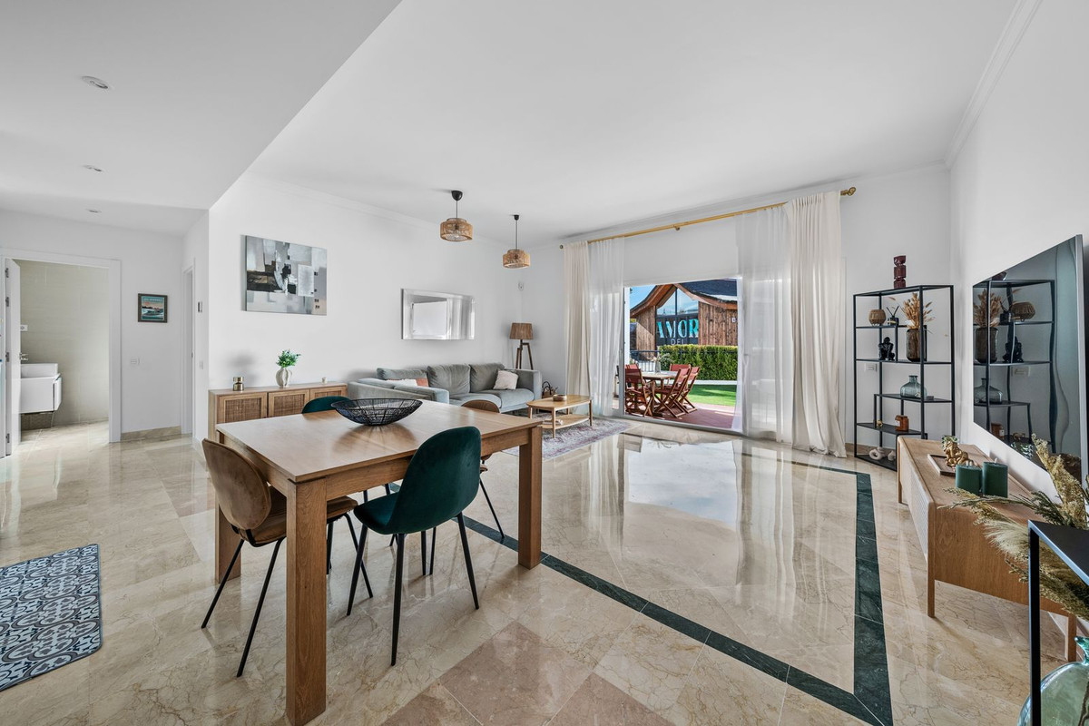 Se vende Apartamento Planta Baja de 3 dormitorios en Costa Del Sol, Málaga, España