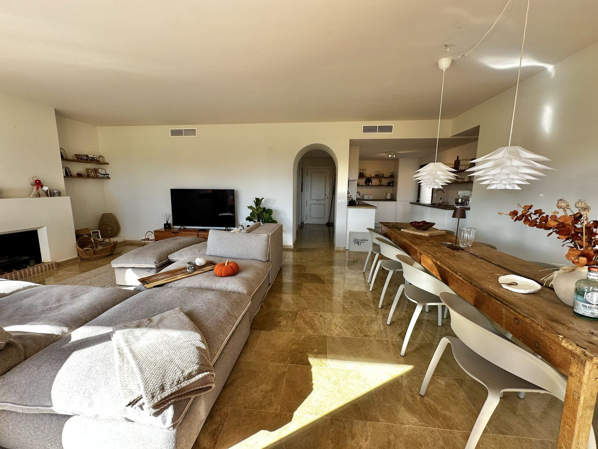 3 Bed Apartment for sale in La Duquesa Costa Del Sol, Málaga, Spain