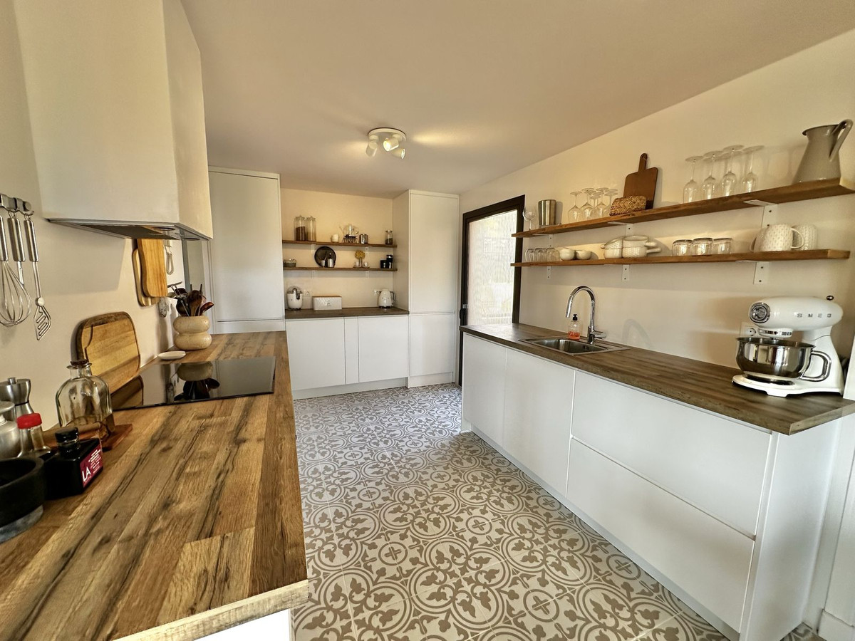 3 Bed Apartment for sale in La Duquesa Costa Del Sol, Málaga, Spain