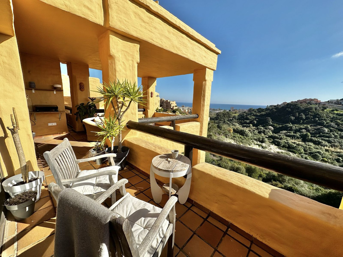 3 Bed Apartment for sale in La Duquesa Costa Del Sol, Málaga, Spain