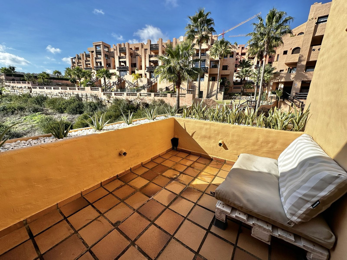 3 Bed Apartment for sale in La Duquesa Costa Del Sol, Málaga, Spain