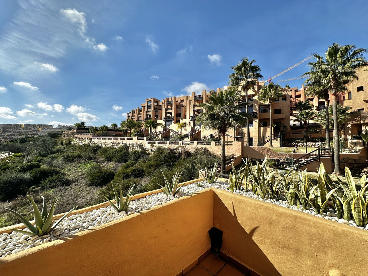 3 Bed Apartment for sale in La Duquesa Costa Del Sol, Málaga, Spain