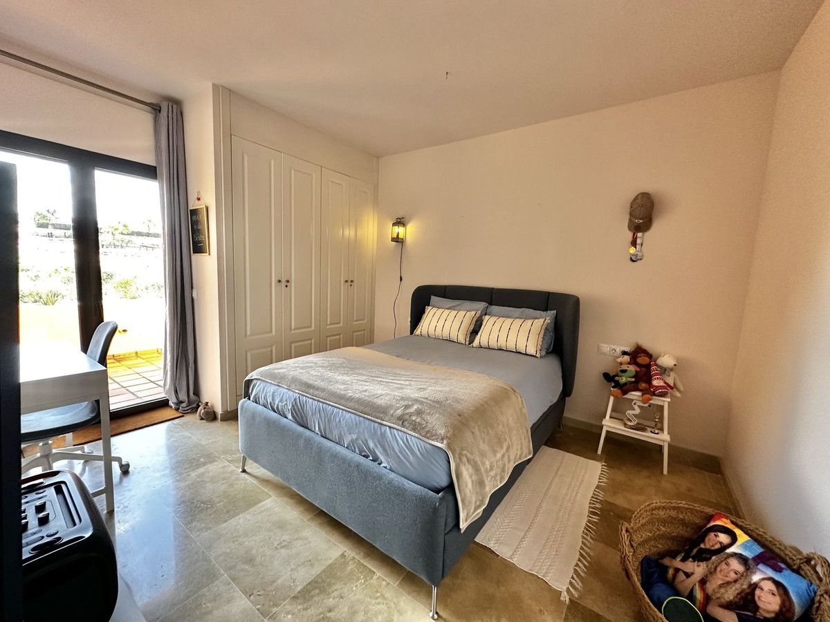 3 Bed Apartment for sale in La Duquesa Costa Del Sol, Málaga, Spain