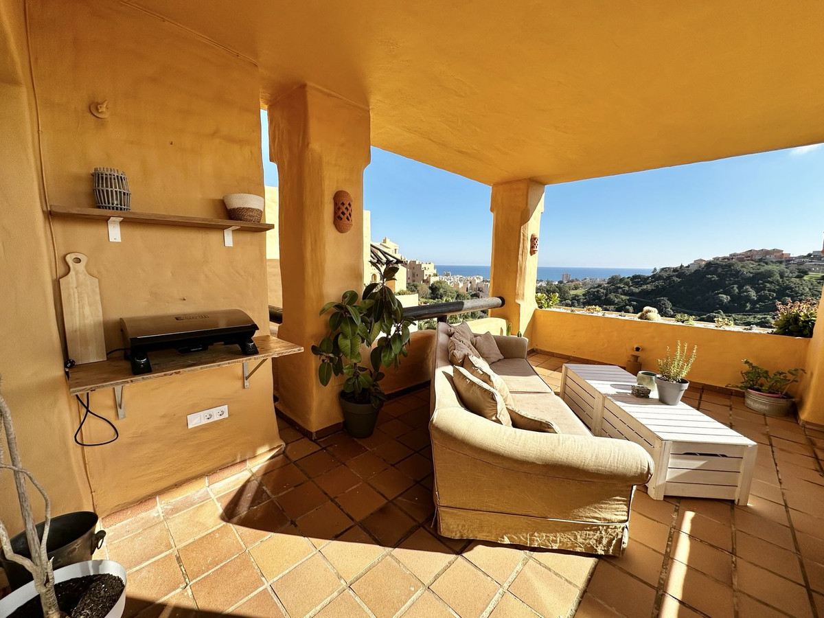 3 Bed Apartment for sale in La Duquesa Costa Del Sol, Málaga, Spain