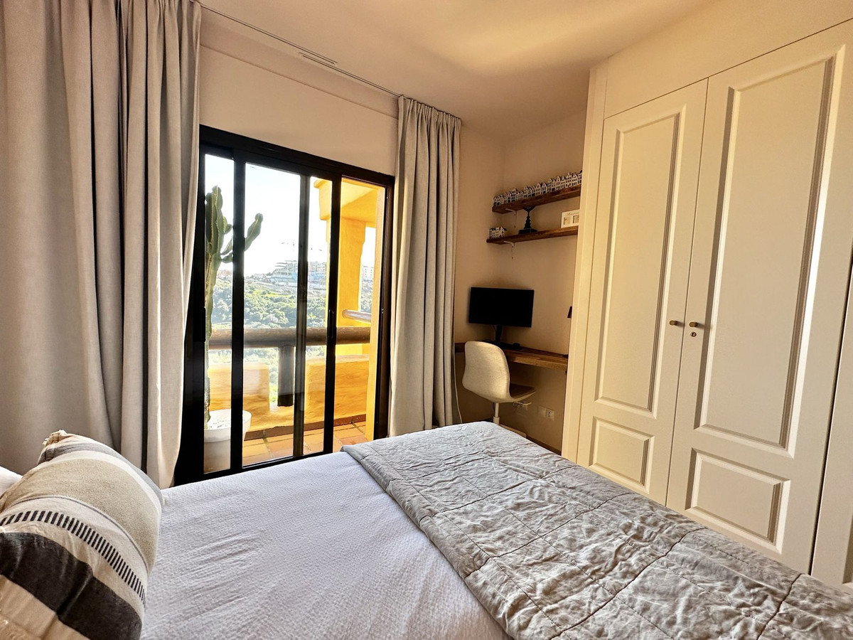 3 Bed Apartment for sale in La Duquesa Costa Del Sol, Málaga, Spain