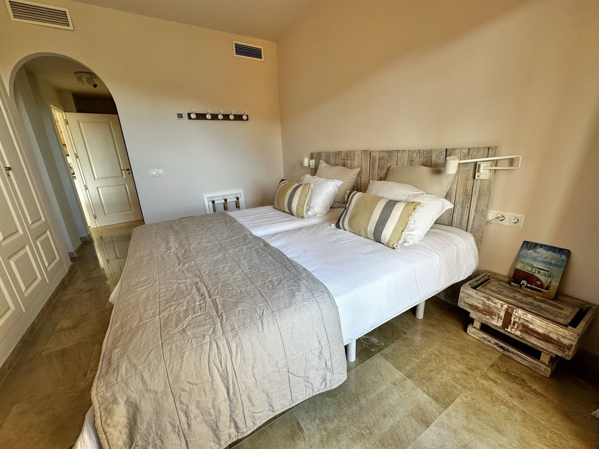 3 Bed Apartment for sale in La Duquesa Costa Del Sol, Málaga, Spain