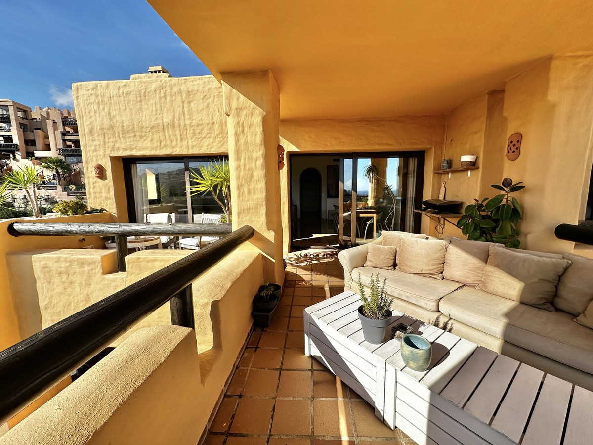 3 Bed Apartment for sale in La Duquesa Costa Del Sol, Málaga, Spain