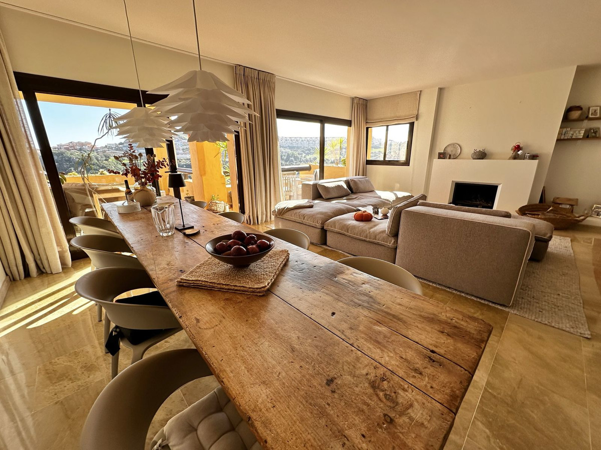 3 Bed Apartment for sale in La Duquesa Costa Del Sol, Málaga, Spain