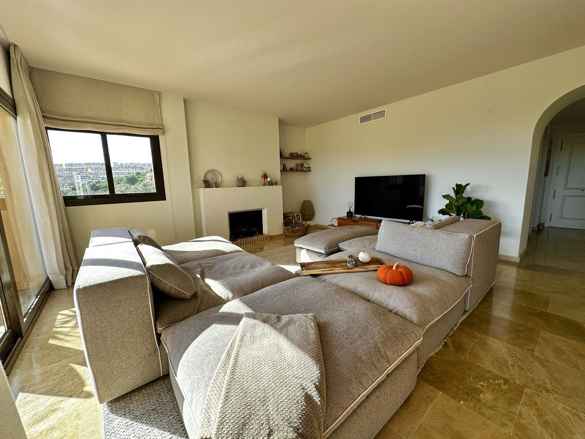 3 Bed Apartment for sale in La Duquesa Costa Del Sol, Málaga, Spain